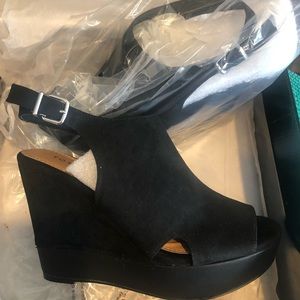 Brand new black wedge shoes from Torrid!